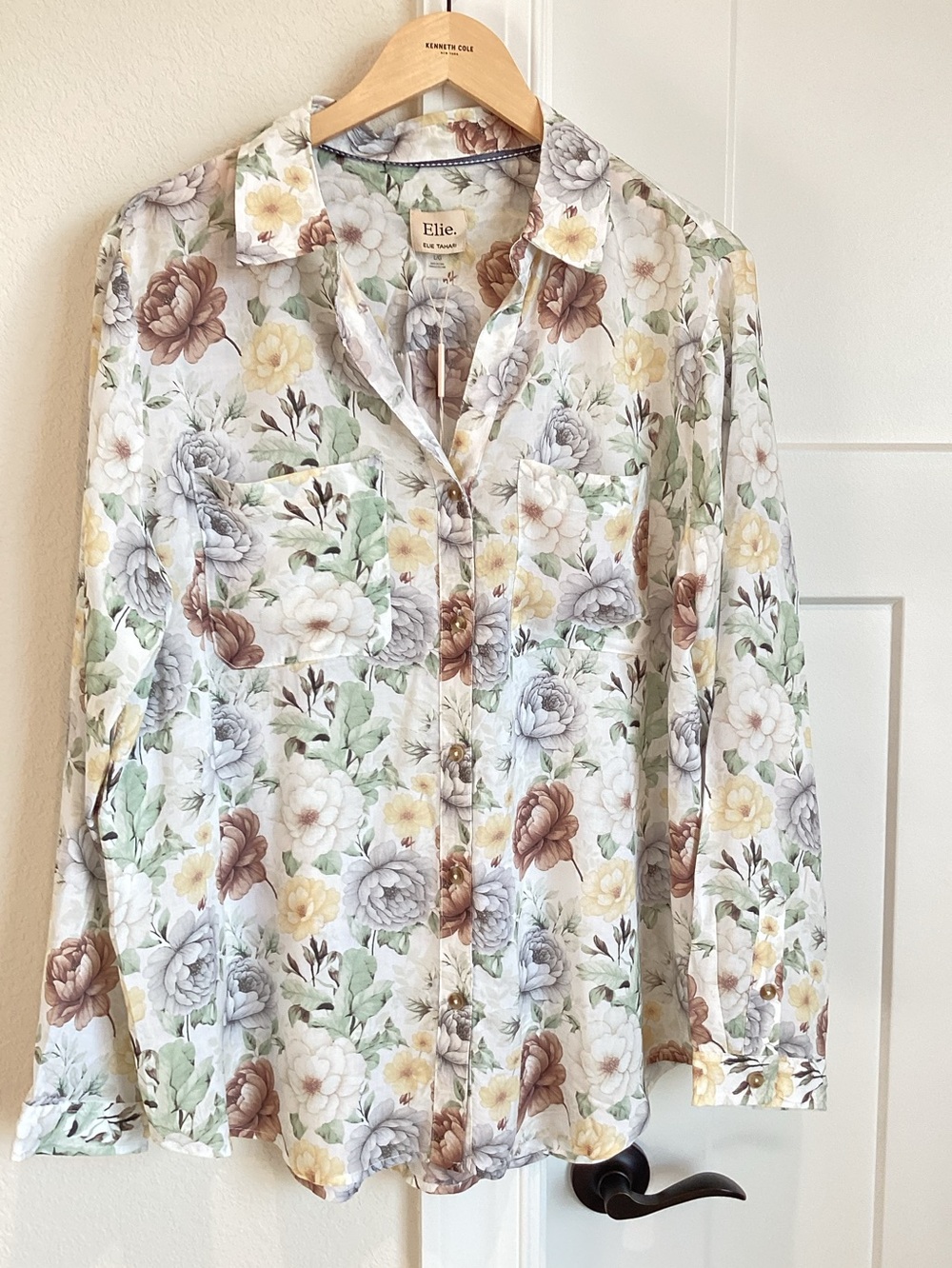 Elie by Elie Tahari Button Down Long Sleeve Blouse Collared New Large Floral